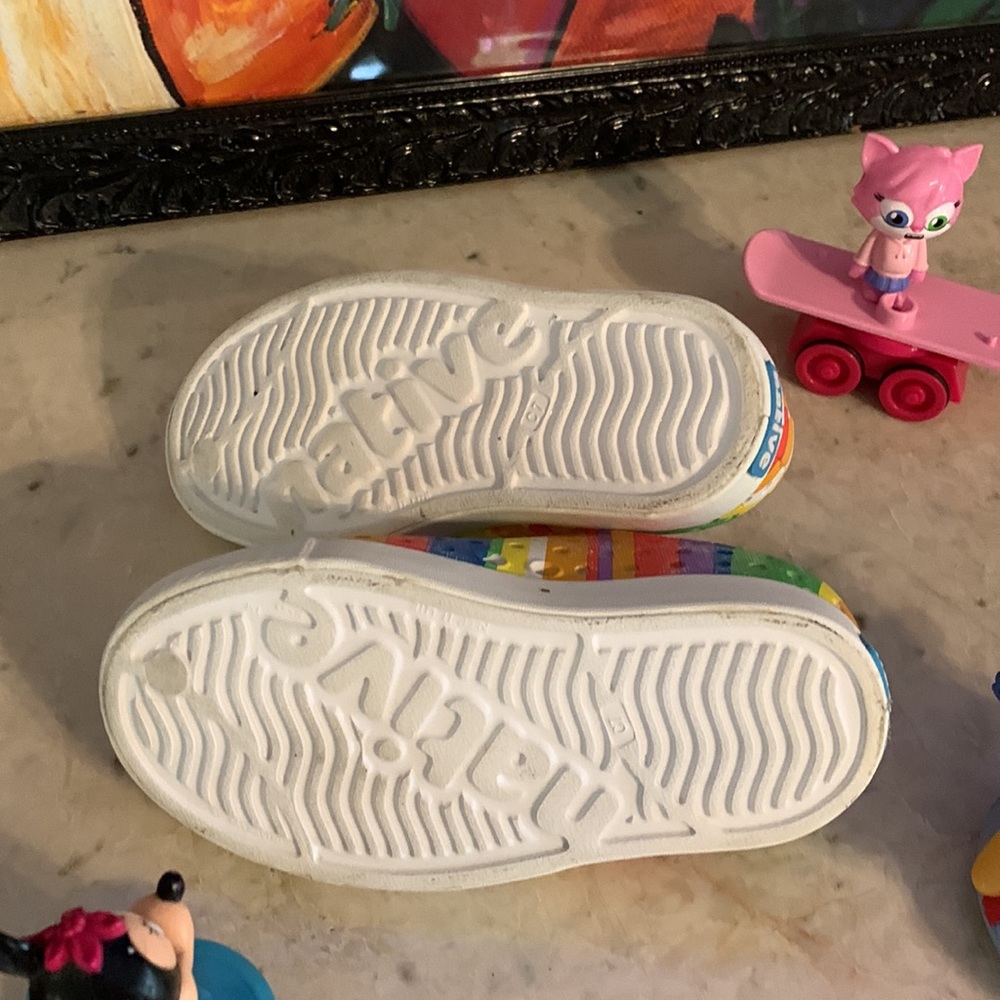 Native slip ons - Picture 4 of 5
